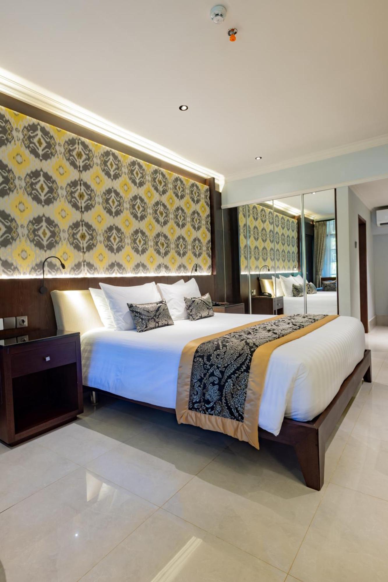 Puri Santrian Hotel Sanur Exterior foto